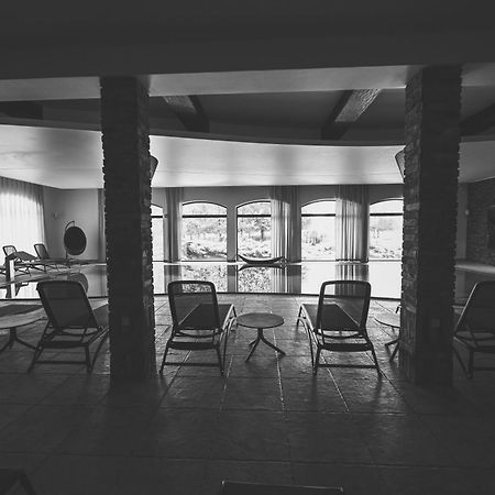 Hotel Remes Opalenica Extérieur photo