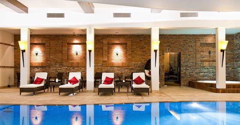 Hotel Remes Opalenica Extérieur photo