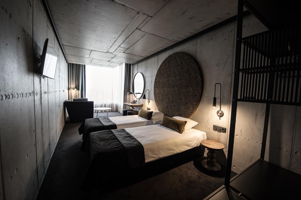 Hotel Remes Opalenica Extérieur photo