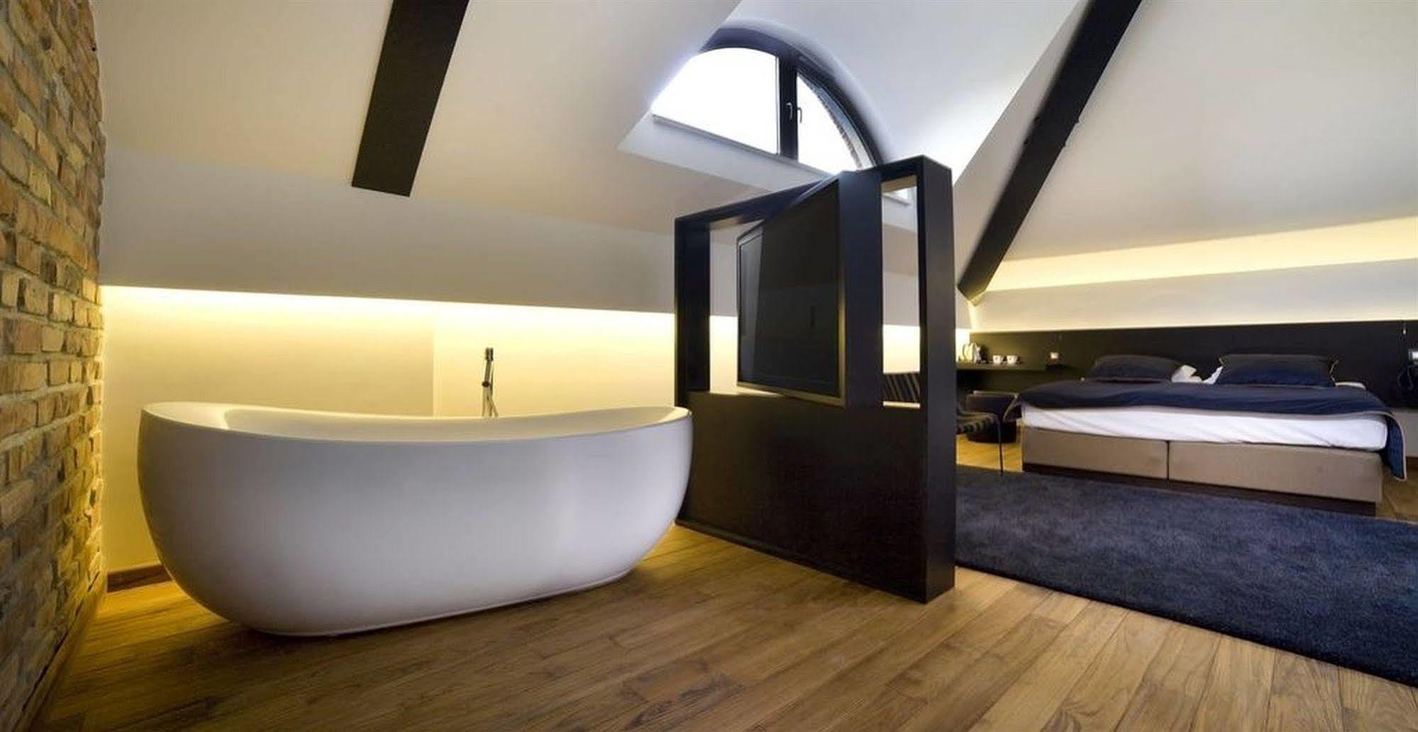 Hotel Remes Opalenica Extérieur photo